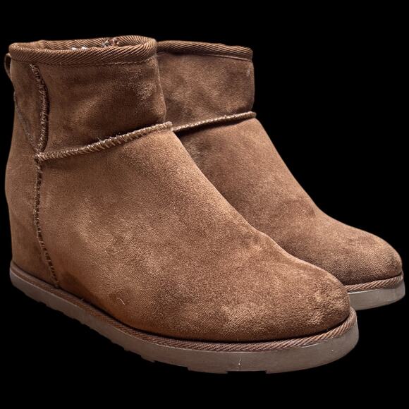 CUSHIONAIRE Kenzie W 8.5 Suede Tan Platform Booties Hidden Wedge Extra Height - Picture 7 of 14